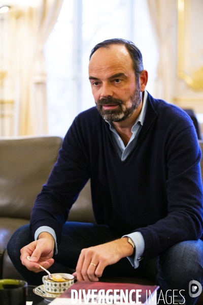 Le Premier Ministre Edouard PHILIPPE dans son bureau à l Hôtel Matignon  Le Premier Ministre Edouard PHILIPPE dans son bureau à l Hôtel Matignon.