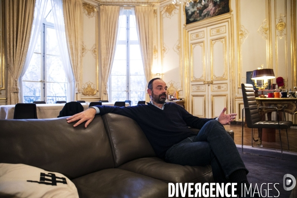 Le Premier Ministre Edouard PHILIPPE dans son bureau à l Hôtel Matignon  Le Premier Ministre Edouard PHILIPPE dans son bureau à l Hôtel Matignon.