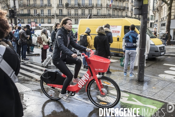 Grève dans les transports contre la réforme des retraites