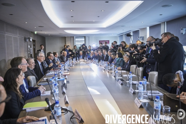 Jean Paul Delevoye et Agnes Buzin rencontrent les partenaires sociaux