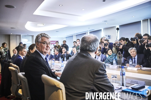 Jean Paul Delevoye et Agnes Buzin rencontrent les partenaires sociaux