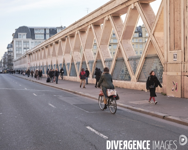 Contre la réforme des retraites, grève des transports