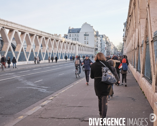 Contre la réforme des retraites, grève des transports