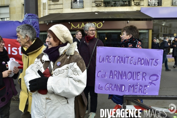 Manifestation contre la réforme des retraites. Grève du 10 décembre 2019 à Paris. National strike of 10 December 2019 in Paris.