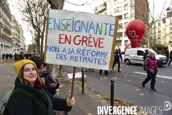 Manifestation contre la réforme des retraites. Grève du 10 décembre 2019 à Paris. National strike of 10 December 2019 in Paris.