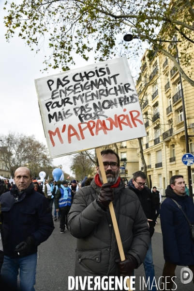 Manifestation contre la réforme des retraites. Grève du 10 décembre 2019 à Paris. National strike of 10 December 2019 in Paris.