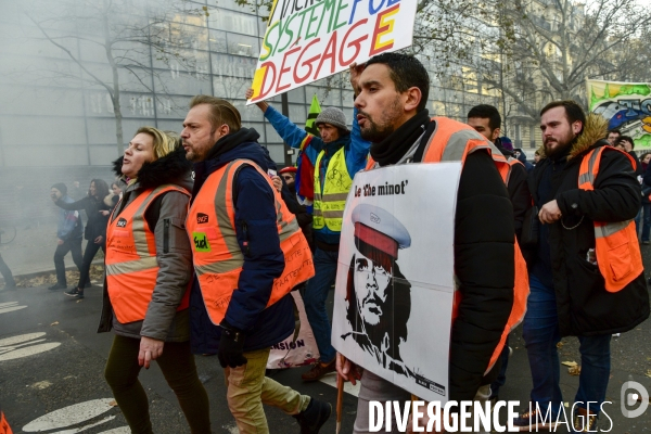 Manifestation contre la réforme des retraites. Grève du 10 décembre 2019 à Paris. National strike of 10 December 2019 in Paris.