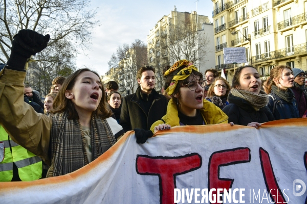 Manifestation contre la réforme des retraites. Grève du 10 décembre 2019 à Paris. National strike of 10 December 2019 in Paris.