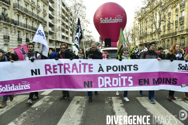 Manifestation contre la réforme des retraites. Grève du 10 décembre 2019 à Paris. National strike of 10 December 2019 in Paris.