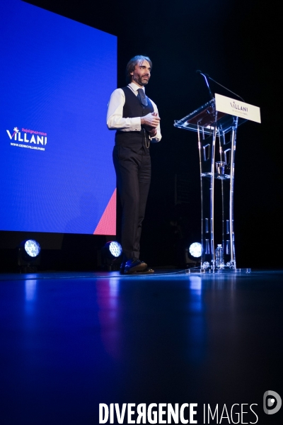 Meeting de Cédric Villani au Trianon.