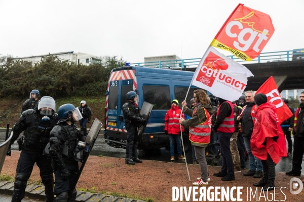 Blocages contre la réforme des retraites à Nantes