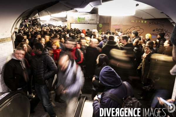 La galère des usagers du métro pendant la grève des transports.