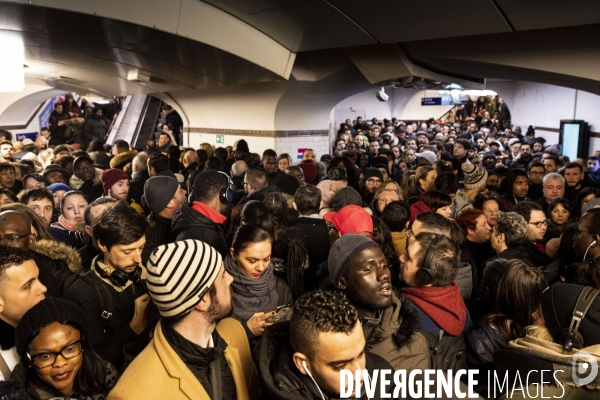 La galère des usagers du métro pendant la grève des transports.