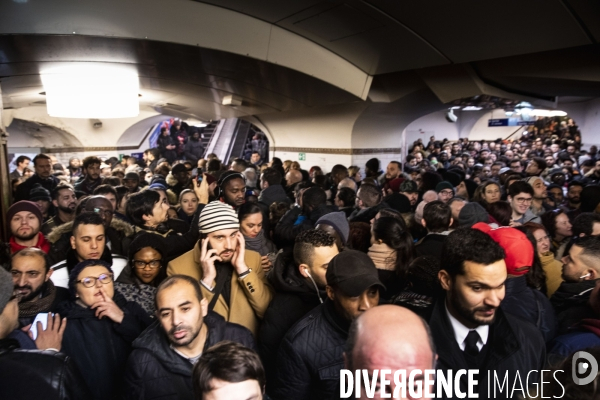 La galère des usagers du métro pendant la grève des transports.