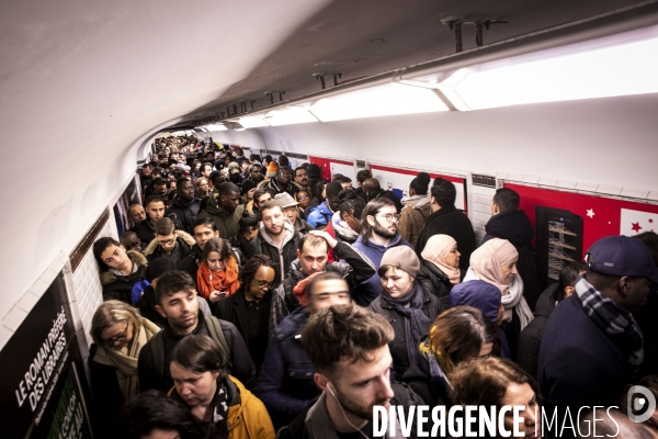 La galère des usagers du métro pendant la grève des transports.