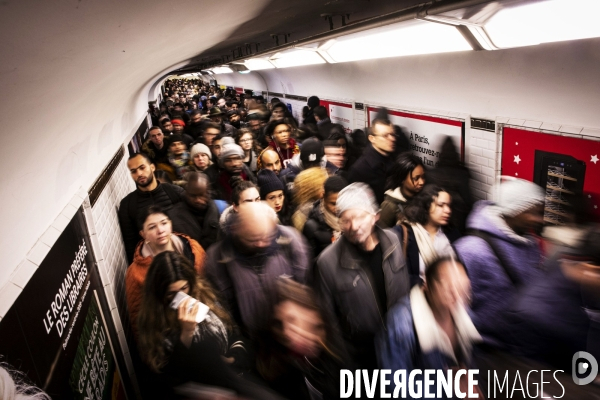 La galère des usagers du métro pendant la grève des transports.