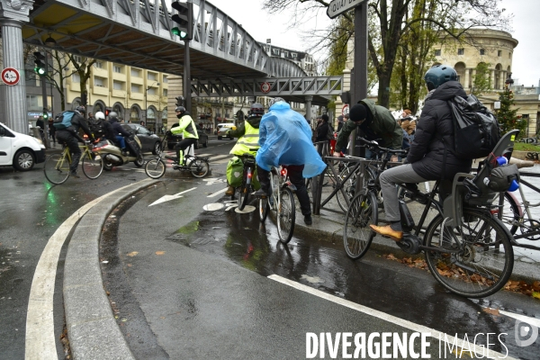 Journée de grève des transports publics à Paris, contre la réforme des retraite, en décembre 2019. Public transport strike day in Paris, in December 2019.