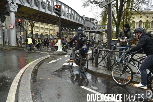 Journée de grève des transports publics à Paris, contre la réforme des retraite, en décembre 2019. Public transport strike day in Paris, in December 2019.