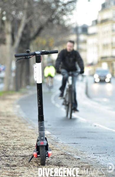 Journée de grève des transports publics à Paris, contre la réforme des retraite, en décembre 2019. Public transport strike day in Paris, in December 2019.