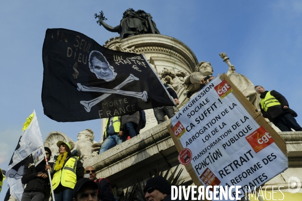 Manifestation nationale contre la reforme des retraites a Paris. Demonstration against pension reform in Paris.