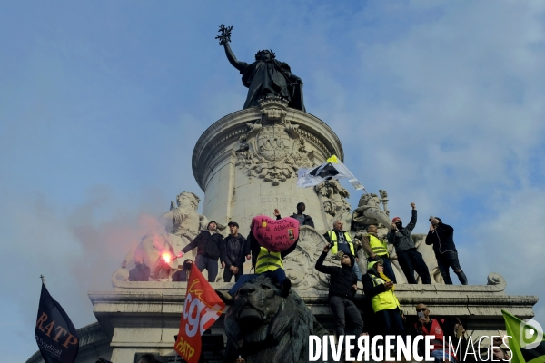 Manifestation nationale contre la reforme des retraites a Paris. Demonstration against pension reform in Paris.