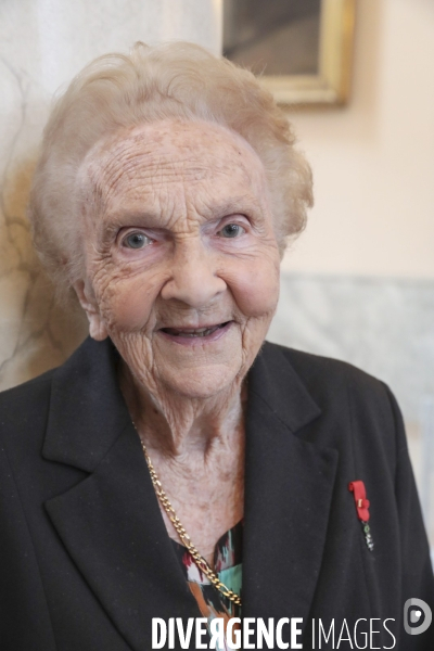 Genevieve de galard  ceremonie aux  invalides