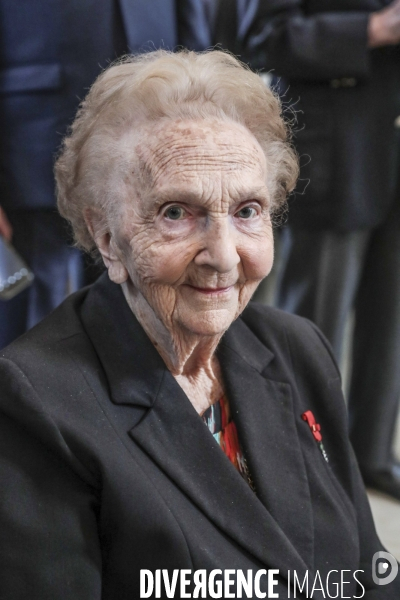 Genevieve de galard  ceremonie aux  invalides