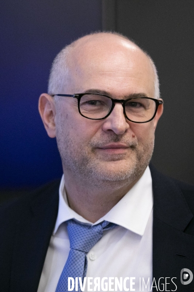 Passation de pouvoir entre Jean-Paul DELEVOYE et  Laurent PIETRASZEWSKI.
