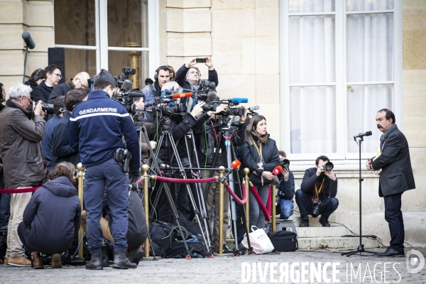 Les syndicats défilent à Matignon pour la réforme des retraites