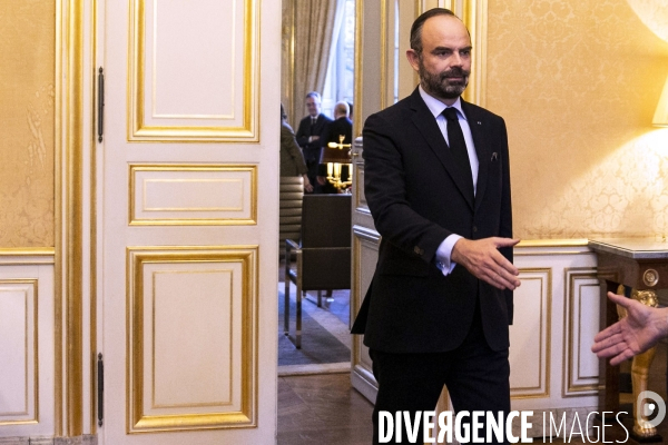 Les syndicats défilent à Matignon pour la réforme des retraites