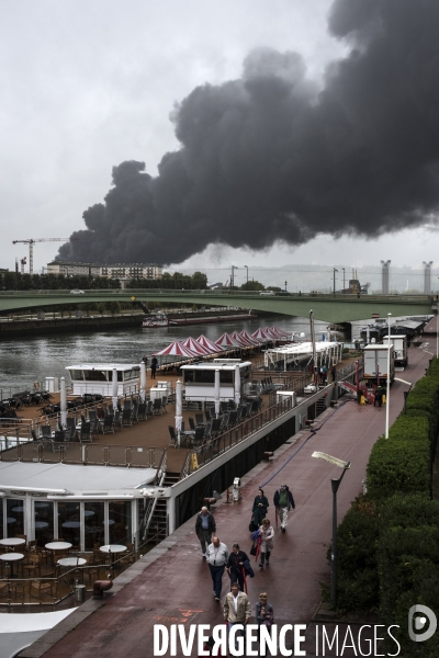 Incendie de l usine Lubrizol à Rouen le 26 septembre 2019