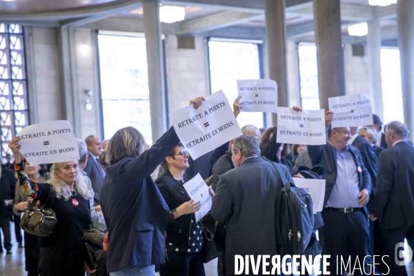 Edouard Philippe dévoile la réforme des retraites devant le CESE