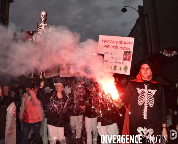 Manifestation contre la réforme des retraites. Grève du 17 décembre 2019, à Paris. National strike of 17 December 2019 in Paris.