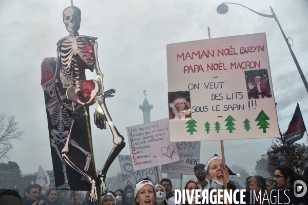 Manifestation contre la réforme des retraites. Grève du 17 décembre 2019, à Paris. National strike of 17 December 2019 in Paris.