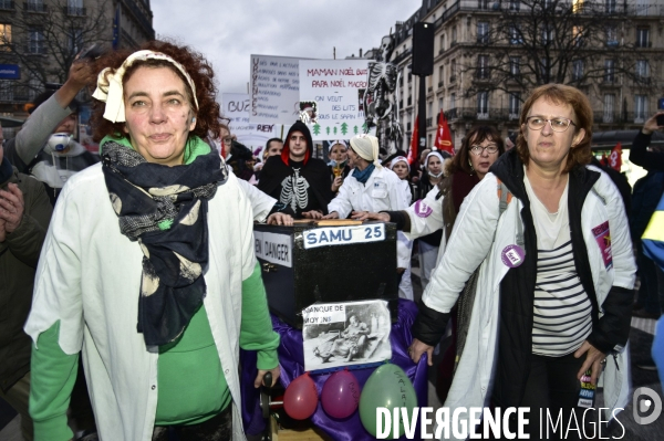 Manifestation contre la réforme des retraites. Grève du 17 décembre 2019, à Paris. National strike of 17 December 2019 in Paris.