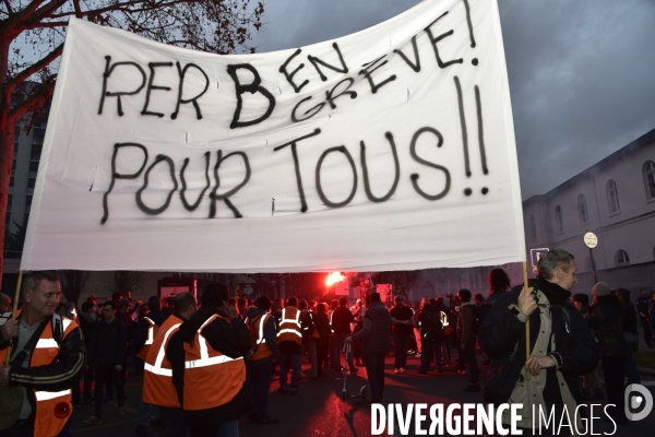 Manifestation contre la réforme des retraites. Grève du 17 décembre 2019, à Paris. National strike of 17 December 2019 in Paris.