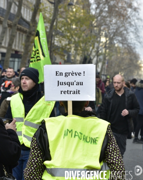 Manifestation contre la réforme des retraites. Grève du 17 décembre 2019, à Paris. National strike of 17 December 2019 in Paris.