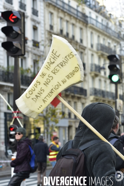 Manifestation contre la réforme des retraites. Grève du 17 décembre 2019, à Paris. National strike of 17 December 2019 in Paris.