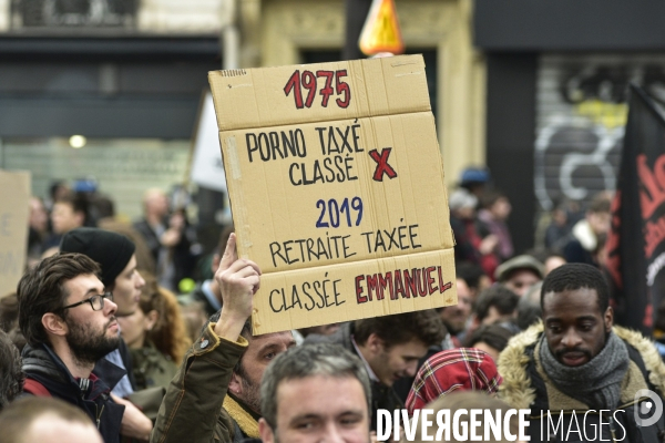 Manifestation contre la réforme des retraites. Grève du 17 décembre 2019, à Paris. National strike of 17 December 2019 in Paris.