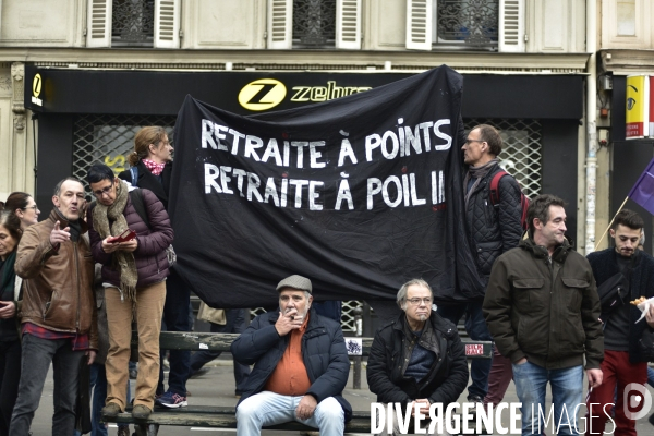 Manifestation contre la réforme des retraites. Grève du 17 décembre 2019, à Paris. National strike of 17 December 2019 in Paris.