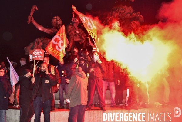 Manifestation contre la réforme des retraites. Grève du 17 décembre 2019, à Paris. National strike of 17 December 2019 in Paris.