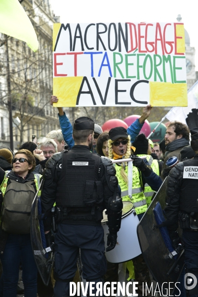 Manifestation contre la réforme des retraites du 4 janvier 2020, à Paris. National strike of 4 janvier 2020 in Paris.