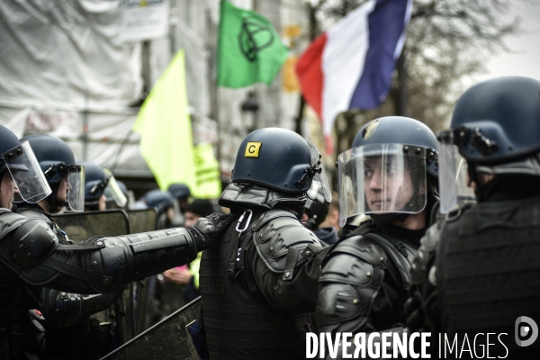 Manifestation contre la réforme des retraites du 4 janvier 2020, à Paris. National strike of 4 janvier 2020 in Paris.