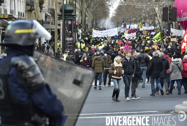 Manifestation contre la réforme des retraites du 4 janvier 2020, à Paris. National strike of 4 janvier 2020 in Paris.