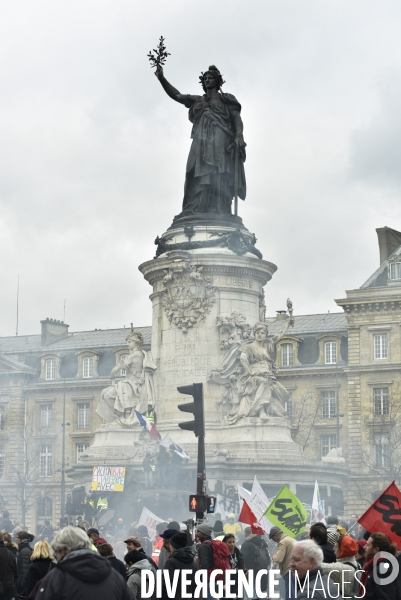 Manifestation contre la réforme des retraites du 4 janvier 2020, à Paris. National strike of 4 janvier 2020 in Paris.