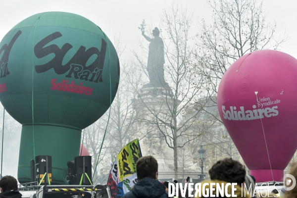 Manifestation contre la réforme des retraites du 4 janvier 2020, à Paris. National strike of 4 janvier 2020 in Paris.