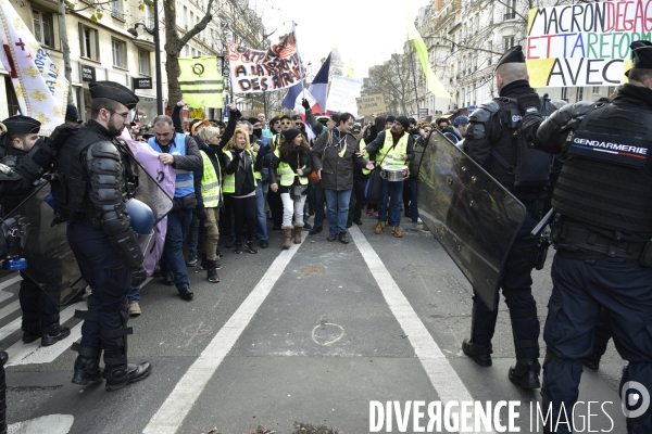 Manifestation contre la réforme des retraites du 4 janvier 2020, à Paris. National strike of 4 janvier 2020 in Paris.