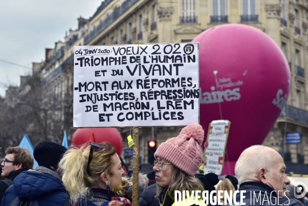 Manifestation contre la réforme des retraites du 4 janvier 2020, à Paris. National strike of 4 janvier 2020 in Paris.