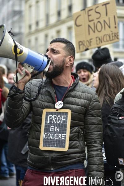 Manifestation contre la réforme des retraites du 4 janvier 2020, à Paris. National strike of 4 janvier 2020 in Paris.