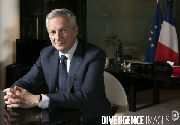 Bruno LE MAIRE, ministre de l économie et des finances, dans son bureau de Bercy.